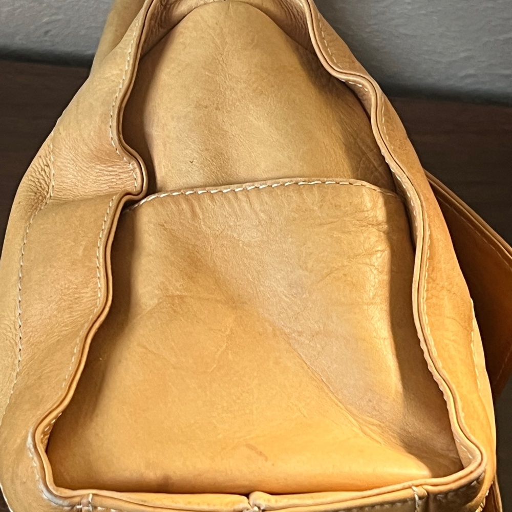 Vintage NorthStyle Leather Tote in Camel - Picture 5 of 14